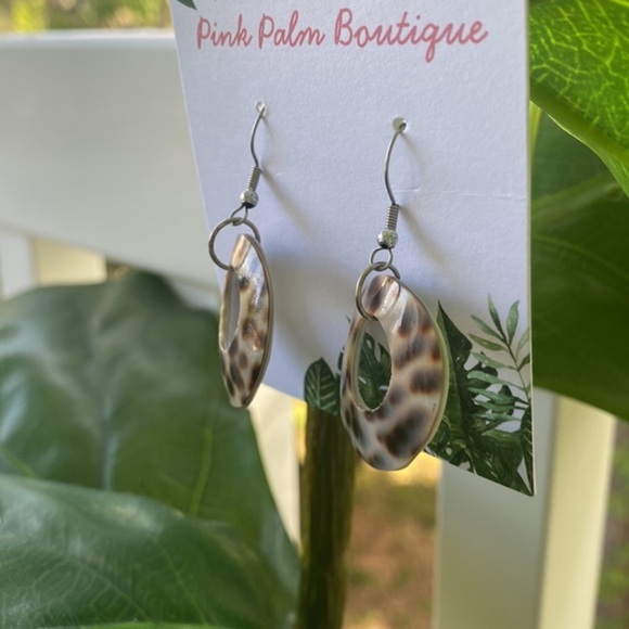 NWT Tortoiseshell Round Acrylic Earrings - Picture 4 of 5